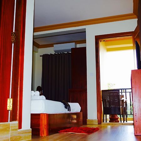 ดินซีย์ บูทิก โฮเต็ล Hotel พนมเปญ ภายนอก รูปภาพ