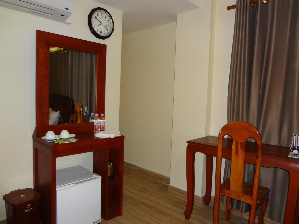 ดินซีย์ บูทิก โฮเต็ล Hotel พนมเปญ ภายนอก รูปภาพ