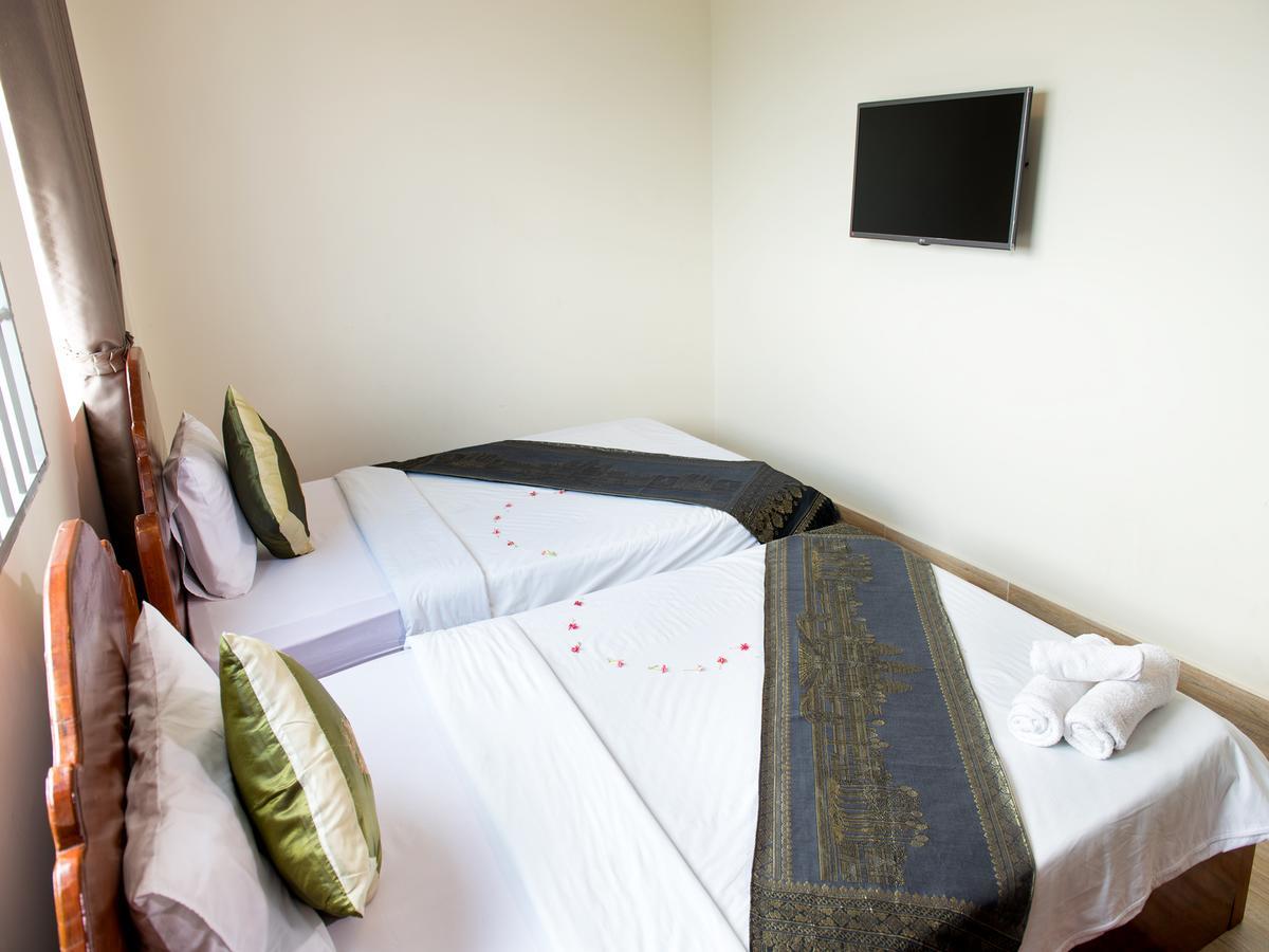 ดินซีย์ บูทิก โฮเต็ล Hotel พนมเปญ ภายนอก รูปภาพ