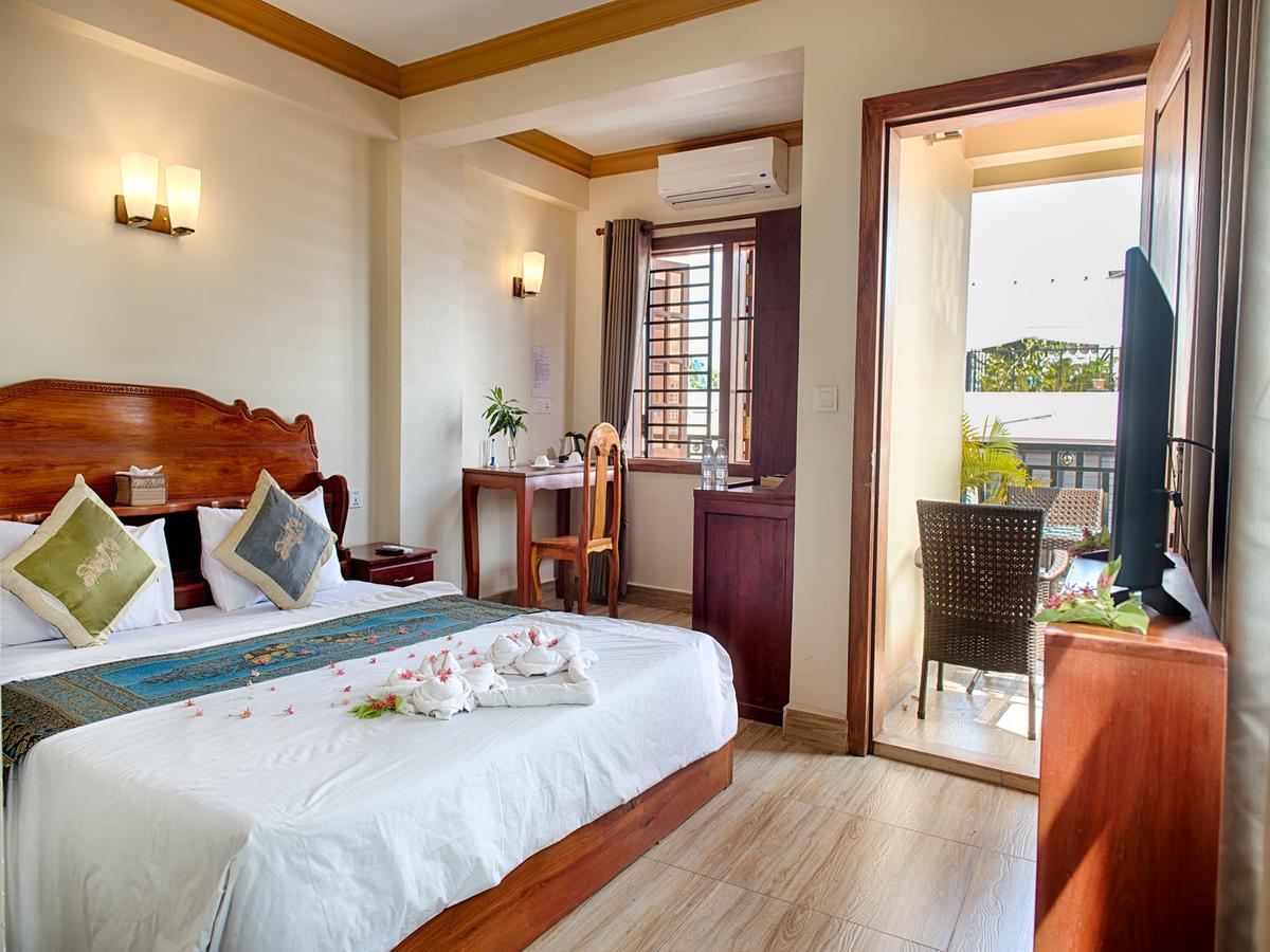 ดินซีย์ บูทิก โฮเต็ล Hotel พนมเปญ ภายนอก รูปภาพ