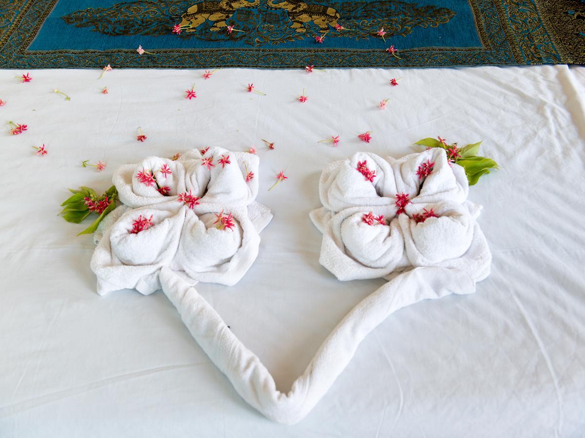 ดินซีย์ บูทิก โฮเต็ล Hotel พนมเปญ ภายนอก รูปภาพ