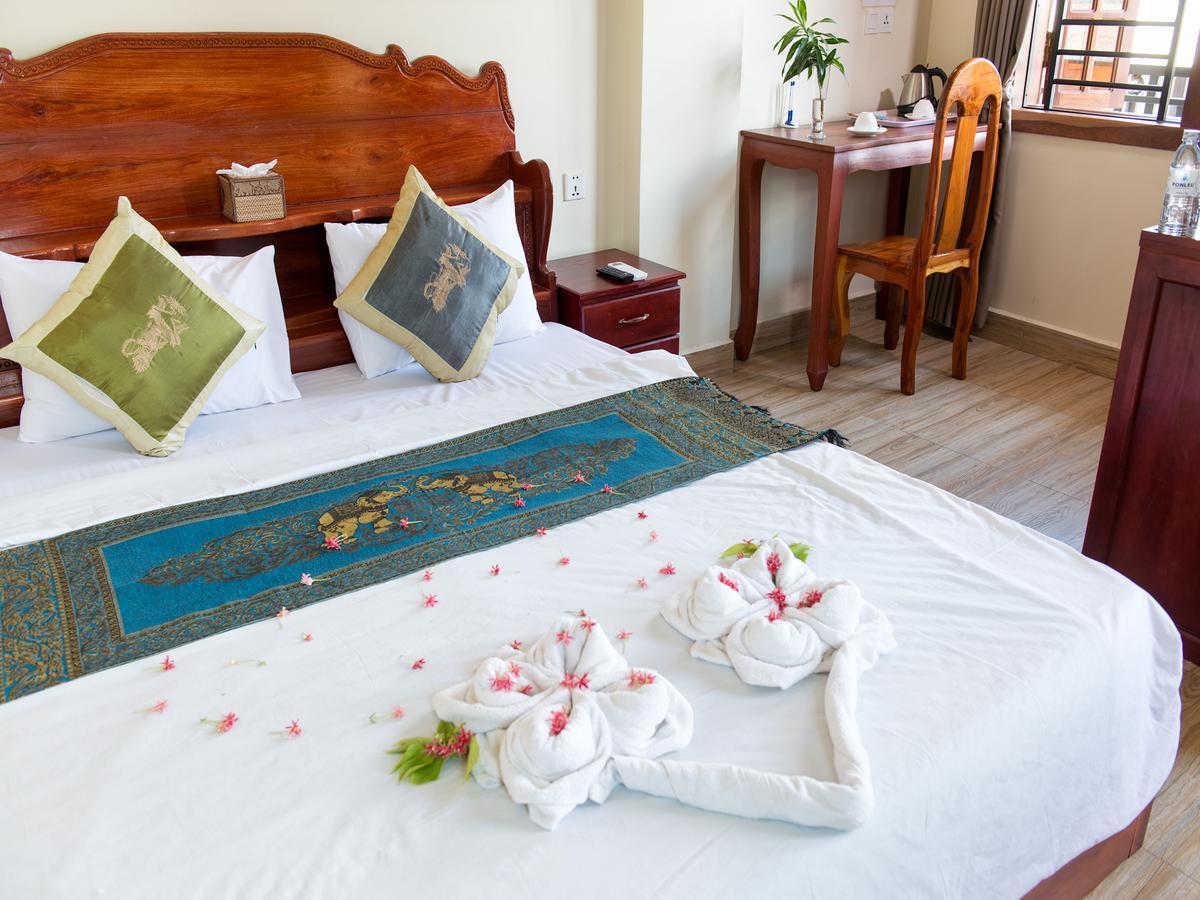 ดินซีย์ บูทิก โฮเต็ล Hotel พนมเปญ ภายนอก รูปภาพ