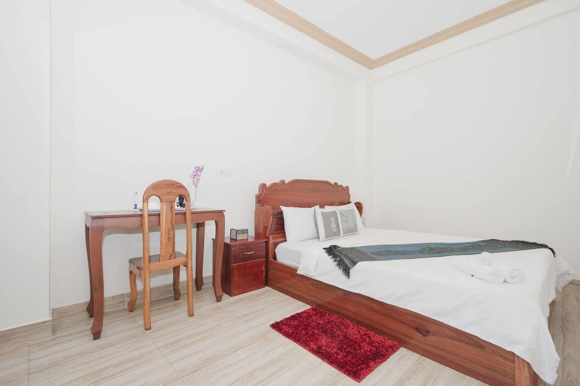ดินซีย์ บูทิก โฮเต็ล Hotel พนมเปญ ภายนอก รูปภาพ