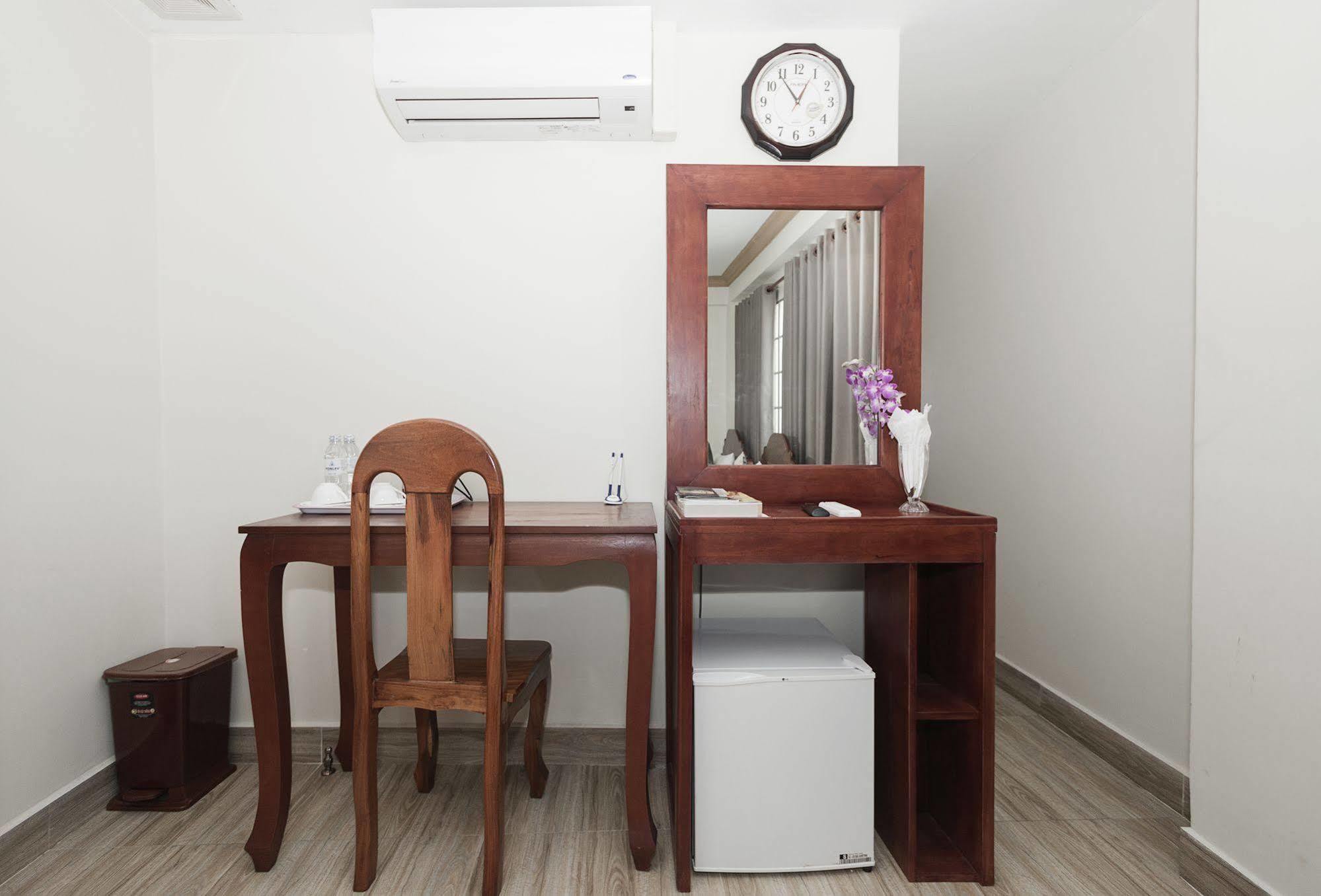 ดินซีย์ บูทิก โฮเต็ล Hotel พนมเปญ ภายนอก รูปภาพ