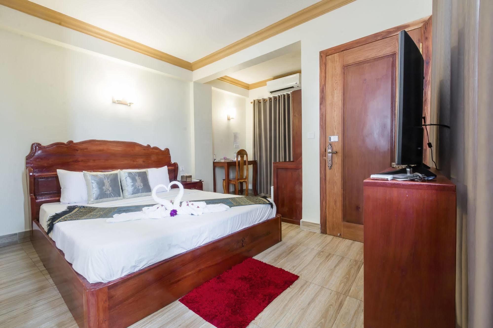 ดินซีย์ บูทิก โฮเต็ล Hotel พนมเปญ ภายนอก รูปภาพ