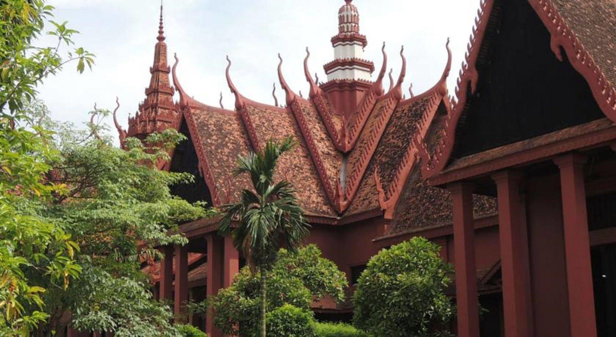 ดินซีย์ บูทิก โฮเต็ล Hotel พนมเปญ ภายนอก รูปภาพ