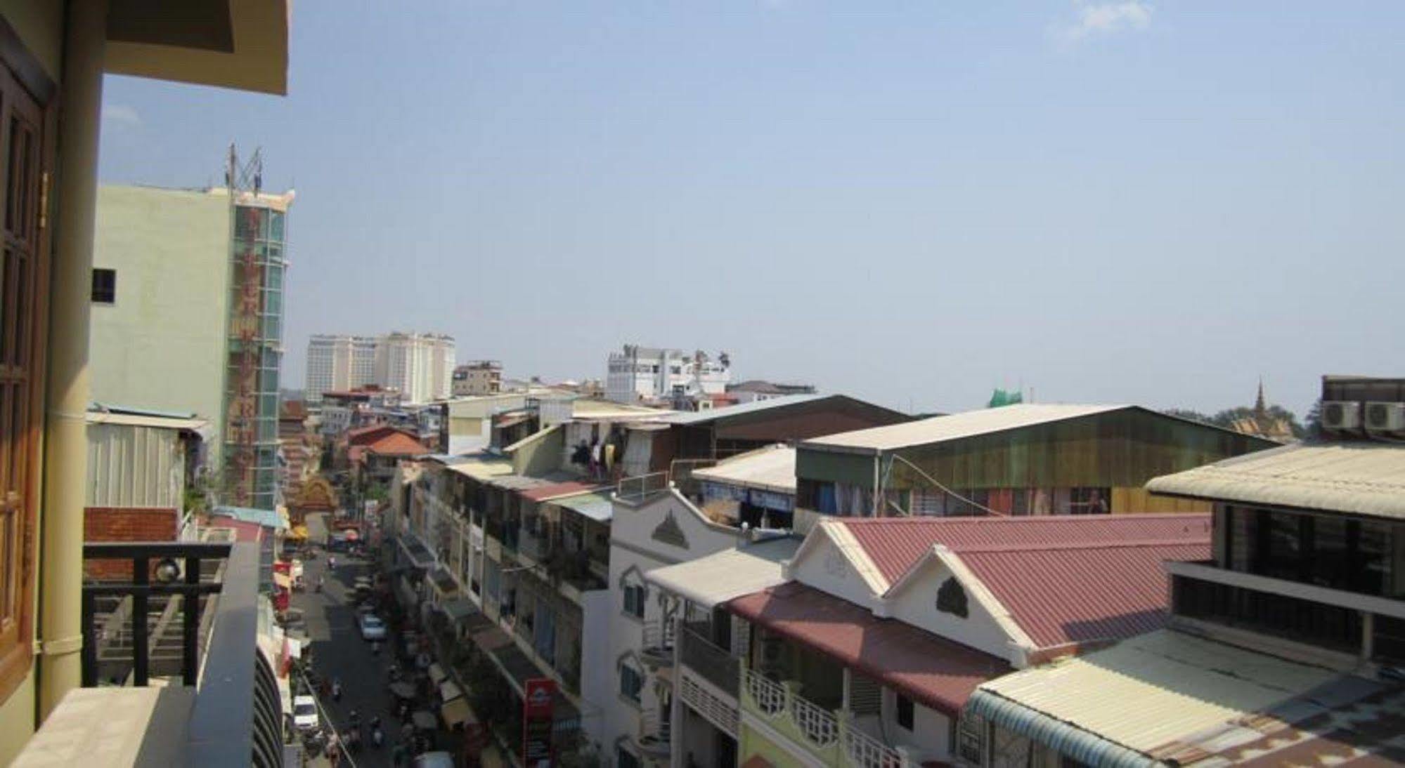ดินซีย์ บูทิก โฮเต็ล Hotel พนมเปญ ภายนอก รูปภาพ